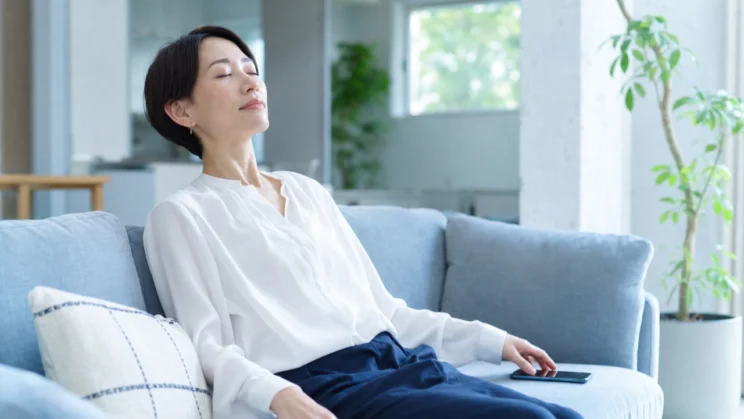 眠りや食欲など心身の反応に変化が続くときは、相手の分析より先に自分を休ませることが必要です。