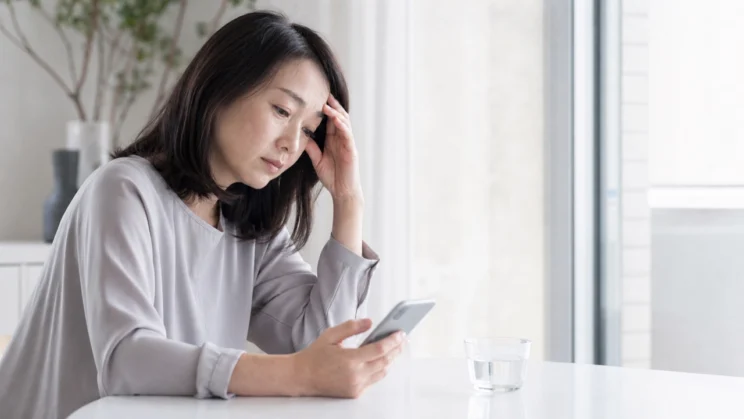 母と話すたびに古い感情が刺激されると、短い会話でも心のエネルギーを大きく使います。