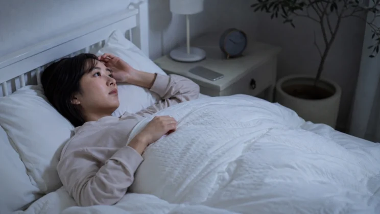 眠れない夜は、心の不安と体の緊張がつながっていることがあります。