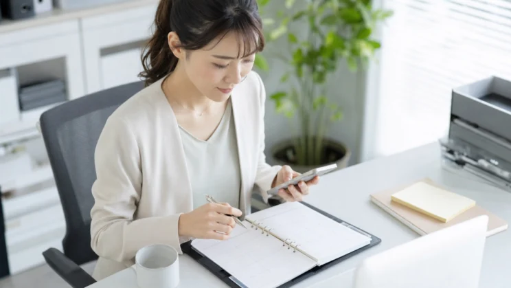 返事の前にひと呼吸おき、自分の予定を確認することから小さな境界を作れます。