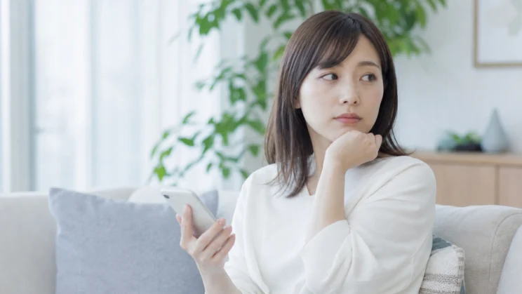 身近な人の良い場面を見続けると、置いていかれる不安や比較の苦しさが強まりやすくなります。