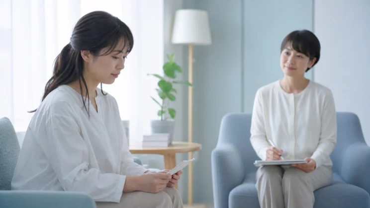 うまく気持ちを話せなくても、体の様子や出来事を書いたメモから専門家と一緒にたどれます。