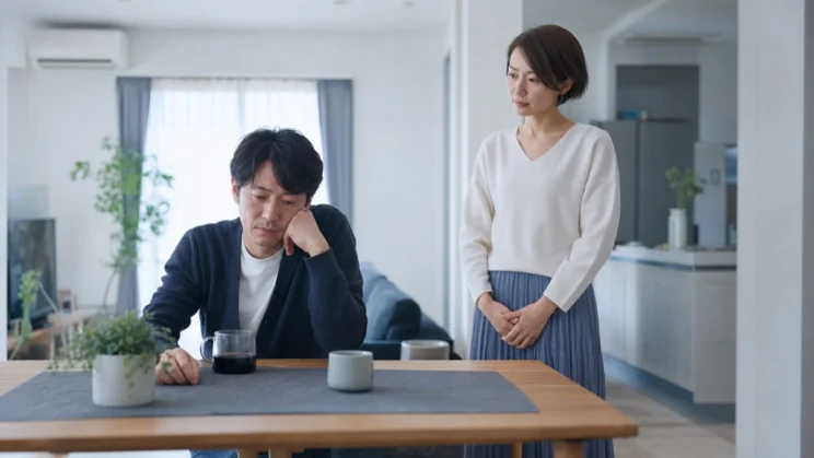 気分の波は本人の意思だけで切り替えられるものではなく、家族にも戸惑いや距離が生まれます。