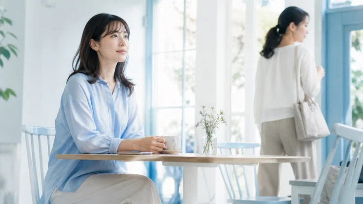 そっけない表面の反応をそのまま拒絶と決めつけず、少し距離を置いて受け止めると、支える側の消耗も軽くなります。