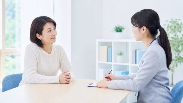 危険が高まるサインがあるときは、子どもを無理に連れ出す前に、親だけで専門家へ相談してかまいません。